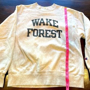 Wake Forest University Champion collegiate sweatshirt - size M